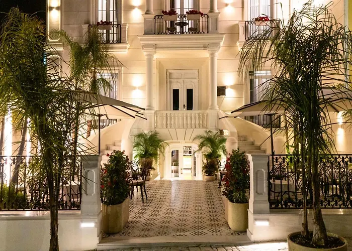 Art Gallery Boutique Hotell 4*