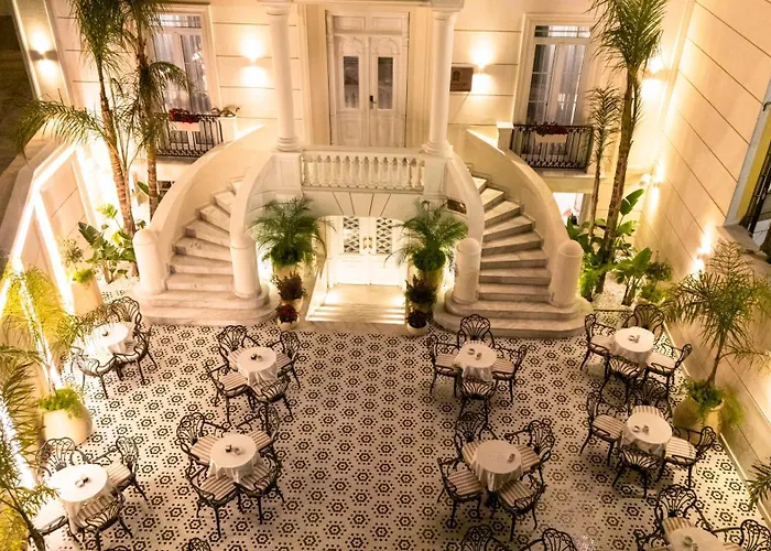 Art Gallery Boutique Отель 4*